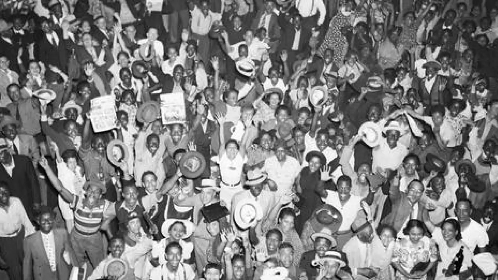 Harlem crowds celebrate Joe Louis' victory over Max Schmeling, June 22, 1938, photo: Bettmann Archive